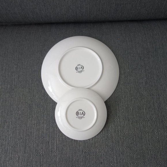 Set of an 8 inch and 5 inch Deposee Camembert Depot BIA Oven Safe Ceramic Plates - Picture 6 of 7